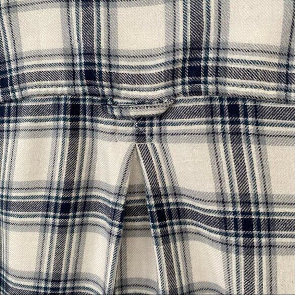 American Eagle  Outfitters plaid button down shirt, long sleeves, high-low hem - Picture 8 of 10